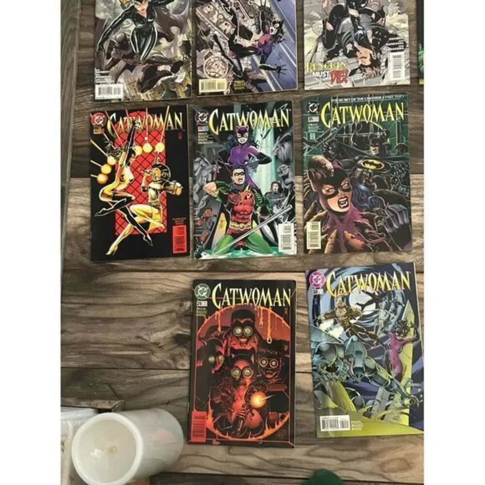 Miscellaneous Lot Of 24‎ Vintage Catwoman DC Comics Most are 90s Paperback
